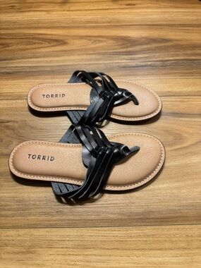 Torrid Black Thong Style Slide Sandals Size 7 WW